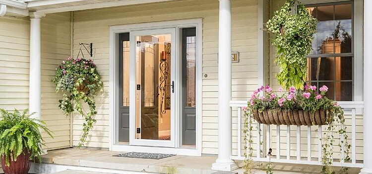 screen door installation in Gonzales