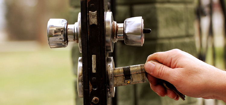 front door latch repair Gonzales